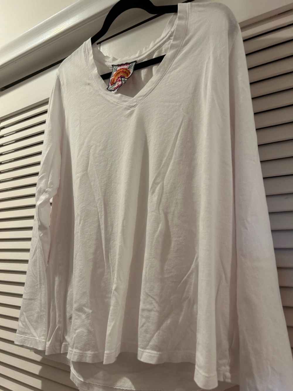 Johnny Was Women’s Classic V-Neck Long Sleeve Top - White